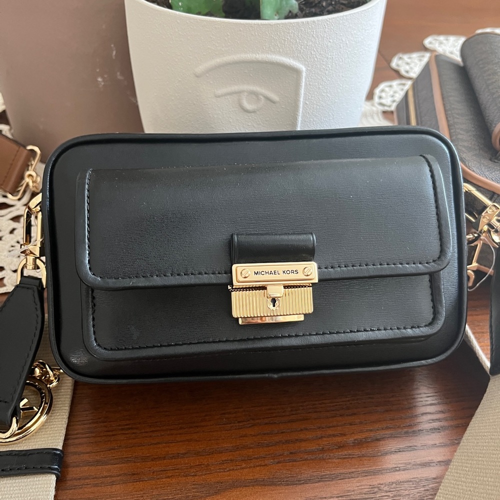 Micheal Kors  Bradshaw